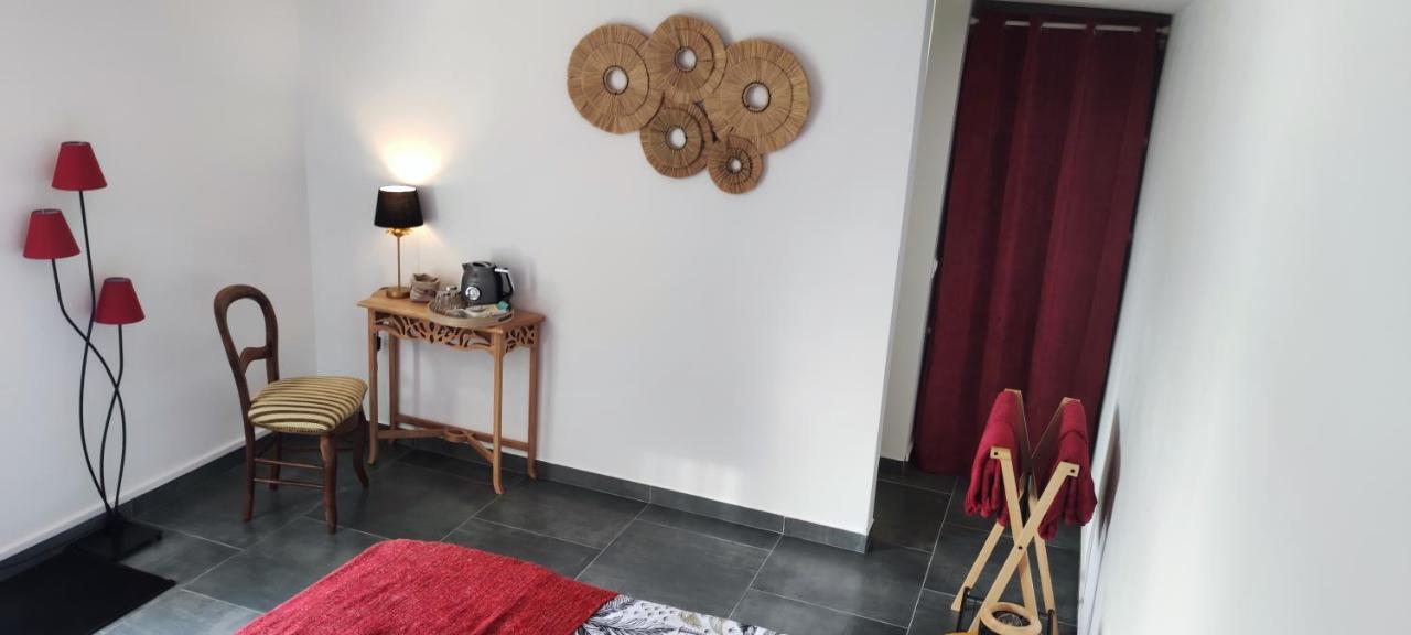 Les Coulirooms - Gite Sainte-Anne  Esterno foto